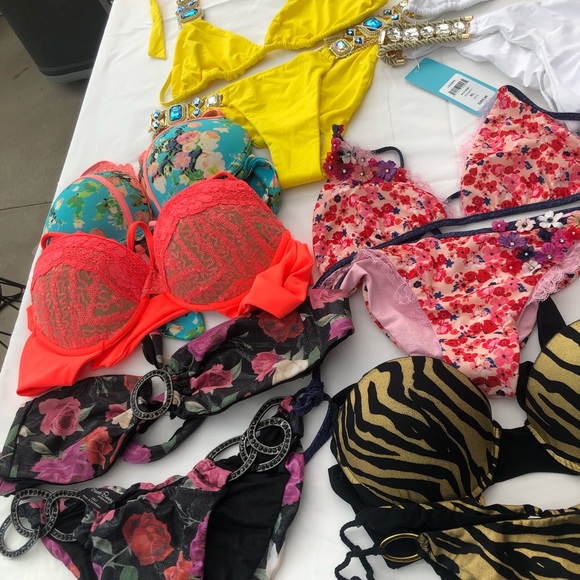 Beach bunny group exposure … my entire beach bunny collection is for sale … - Picture 12 of 17